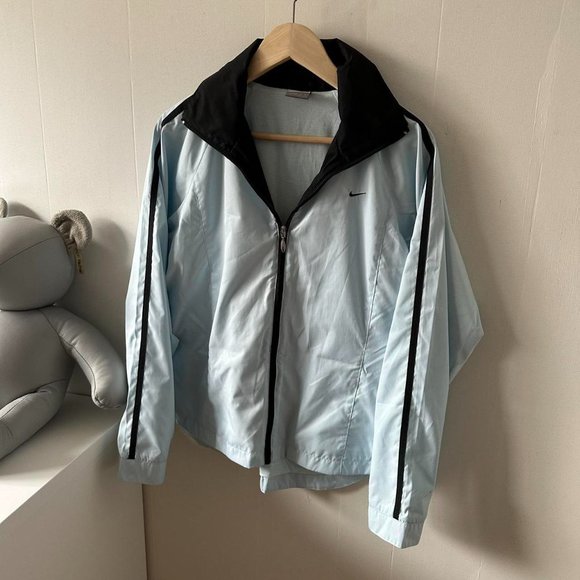 Nike blue windbreaker jacket - Picture 2 of 8